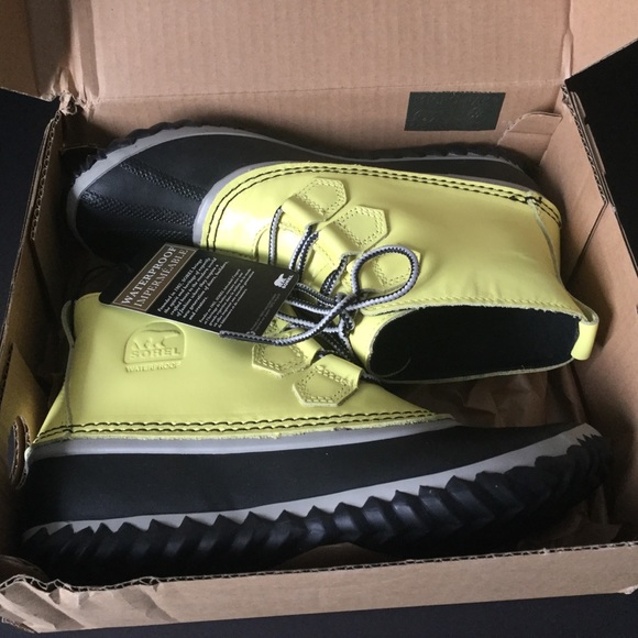 Sorel “Out n About Rain” leather ankle boots. Sz 8 - Picture 4 of 8